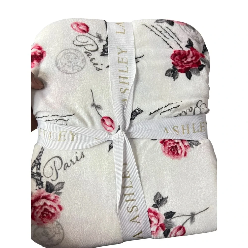 NEW - Laura Ashley 2 Piece Pajama Set w/ Cozy Socks Paris Floral Fleece - Sz. XL